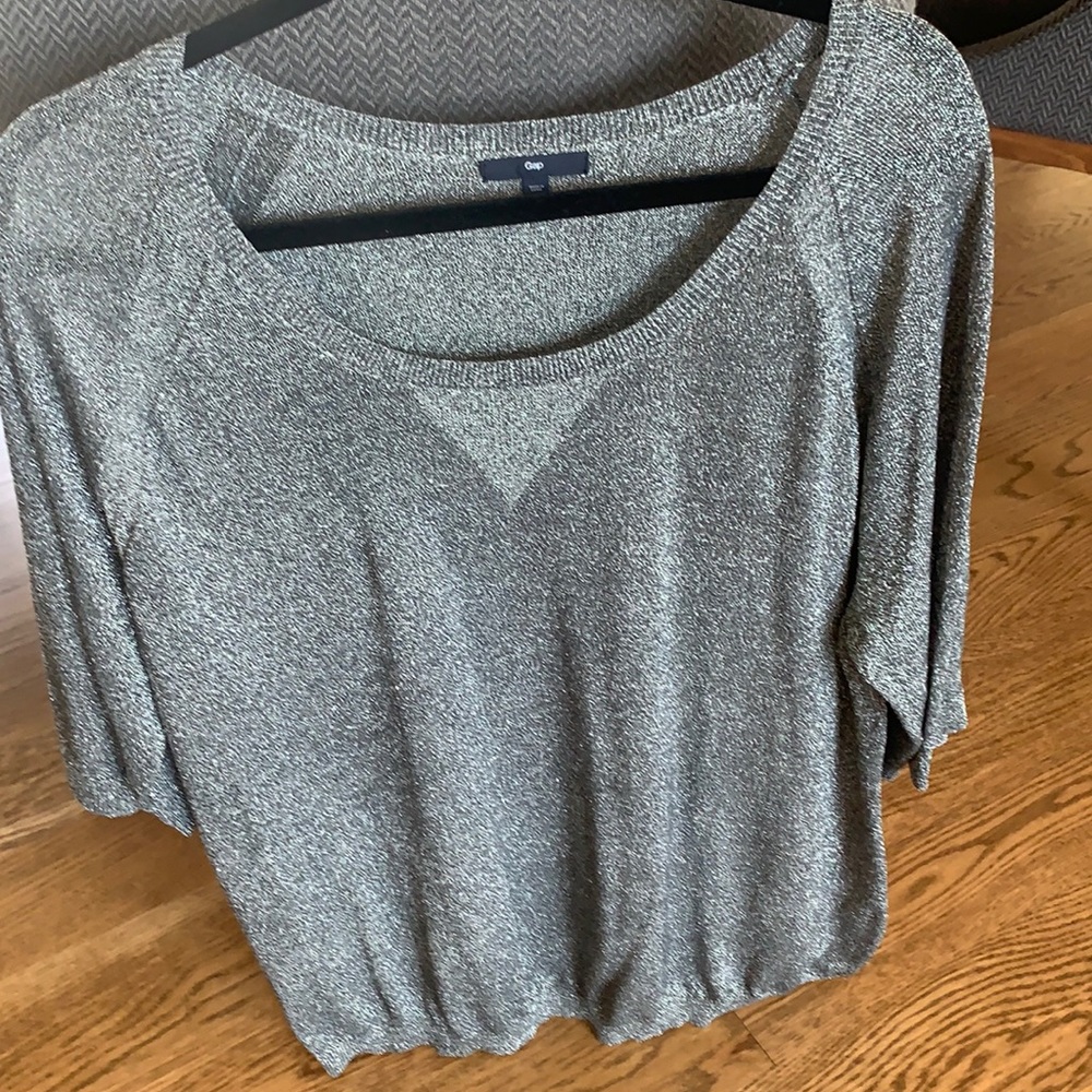 GAP XL Silver Short Sleeved Sweater
